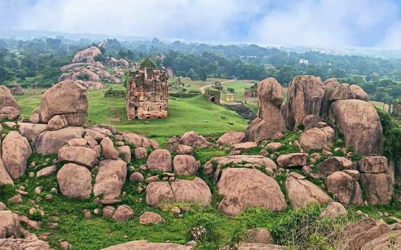 Jharkhand Tourism: विश्व धरोहर नवरत्नगढ़ के इतिहास को जानना है, तो जरूर आइये गुमला