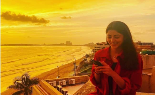 अमिताभ बच्चन की नातिन Navya Naveli Nanda ने शेयर किया दिलकश तसवीर, Suhana Khan ने लिखा Awww