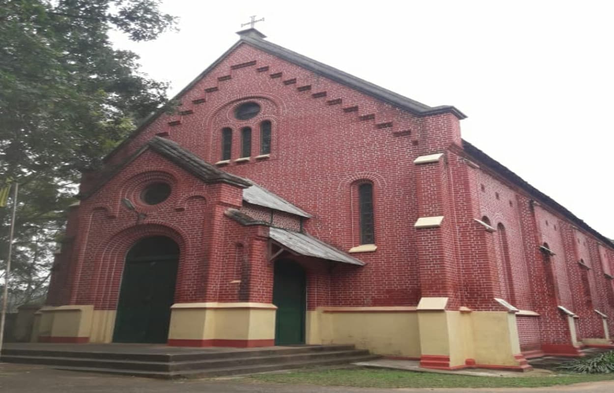 यूरोप के चर्च के स्वरूप में बना है नवाडीह चर्च, निर्माण में खर्च हुए थे 11 हजार रुपये