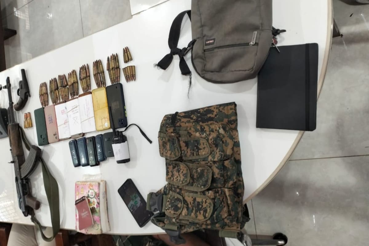 झारखंड:पांच लाख का इनामी नक्सली सुशील उरांव एके-47 व गोलियों के साथ अरेस्ट, देसी कट्टे के साथ साथी भी गिरफ्तार