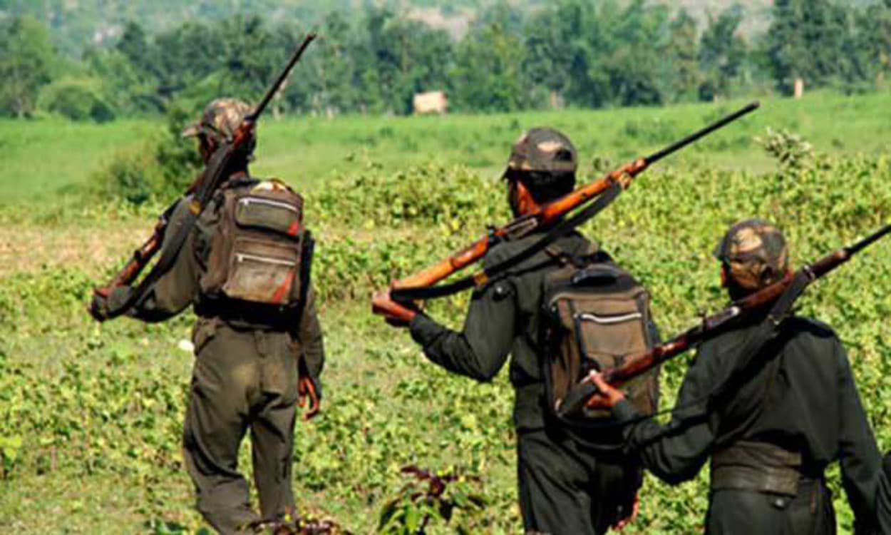 नक्सलियों का झारखंड के गुमला में लगातार दूसरा आईडी ब्लास्ट, सुरक्षा बलों को रास्ता बता रहे ग्रामीण की मौत