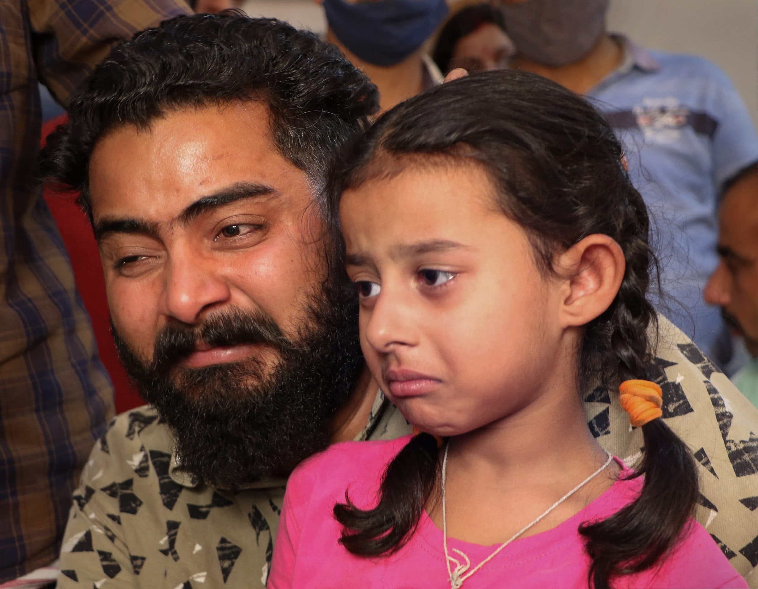 Naxalite Attack : ‘नक्सल अंकल प्लीज मेरे पापा को छोड़ दो', लापता जवान की 5 साल की बेटी की गुहार