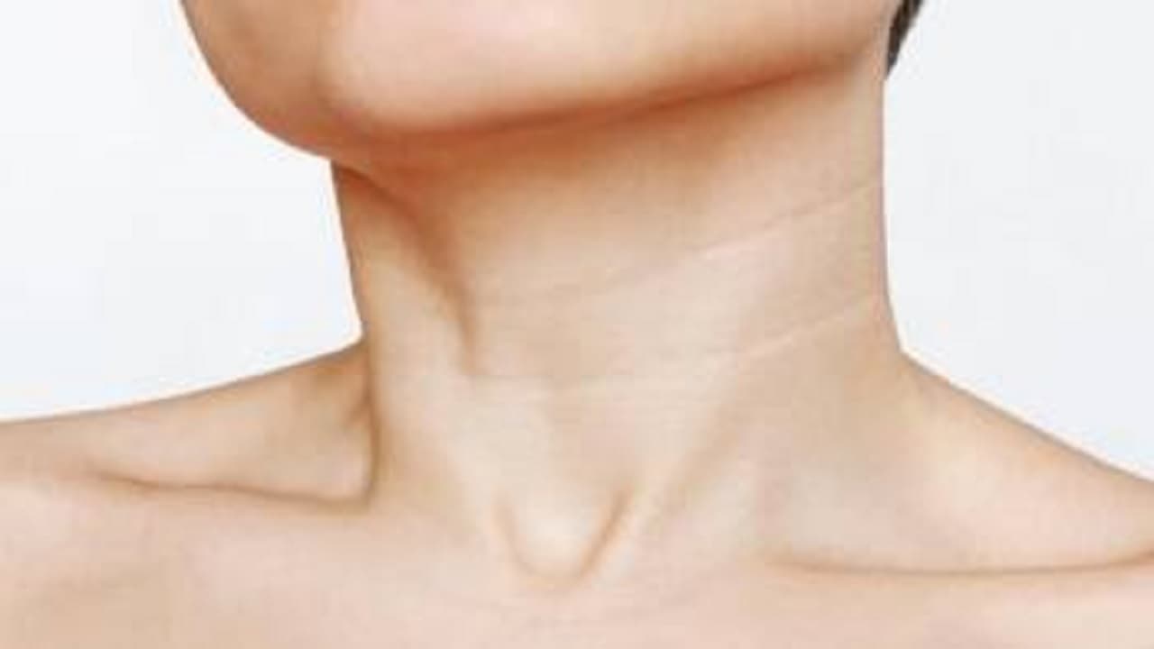 Neck Care: गर्दन पर भी दिखता है उम्र का असर, ये जरूरी बातें आएंगी काम