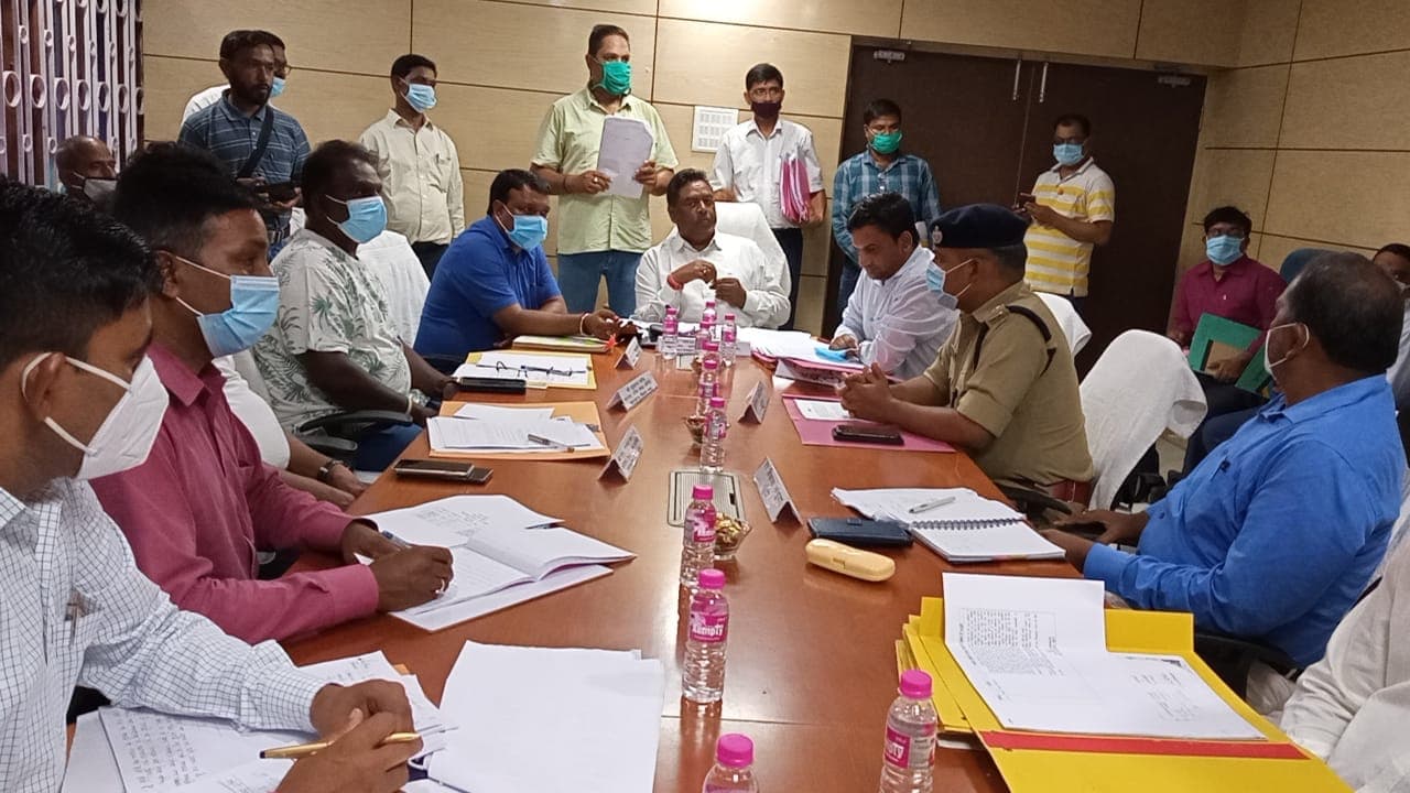 झारखंड विधानसभा की लोक-लेखा समिति खूंटी में विभागीय रिपोर्ट पर दिखे असंतुष्ट,ससमय काम पूरा करने का दिया लक्ष्य