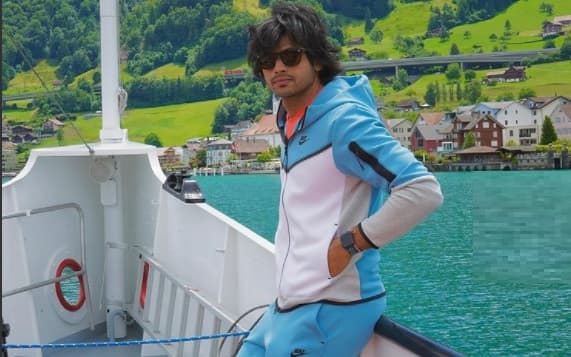 Neeraj Chopra: शादी से परेशान हुए गोल्डन ब्वॉय नीरज चोपड़ा, देश छोड़ पहुंच गये USA Neeraj Chopra: शादी से परेशान हुए गोल्डन ब्वॉय नीरज चोपड़ा, देश छोड़ पहुंच गये USA