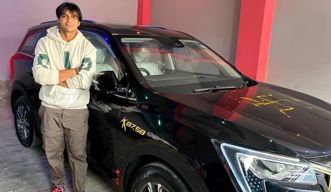 Neeraj Chopra: नीरज चोपड़ा की कस्टमाइज XUV कार को बस ने मारी टक्कर, बाल-बाल बचे गोल्ड मेडलिस्ट के चाचा Neeraj Chopra: नीरज चोपड़ा की कस्टमाइज XUV कार को बस ने मारी टक्कर, बाल-बाल बचे गोल्ड मेडलिस्ट के चाचा