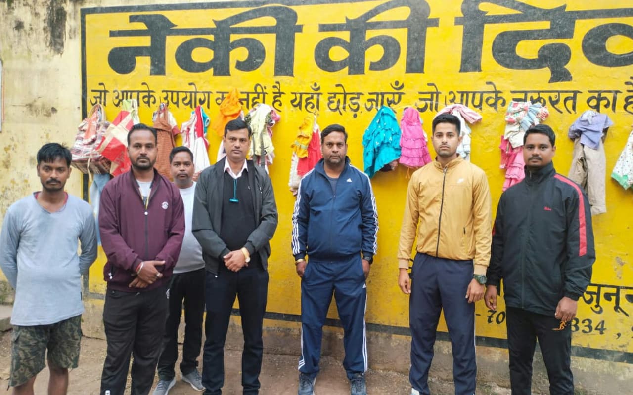 Prabhat Khabar Special: गरीबों की मददगार है 'नेकी की दीवार', जानें गरीबों को कैसे मिलता लाभ