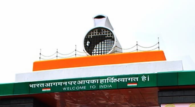 फर्जी दस्तावेजों पर नेपाल से भारत में घुसने की कोशिश कर रही उज्बेक महिला गिरफ्तार