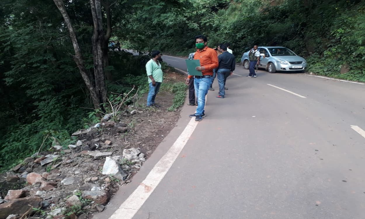 प्रभात खबर इंपैक्ट : नेतरहाट घाटी में क्रैश बैरियर एवं कृपया धीरे चलें का लगेगा बोर्ड