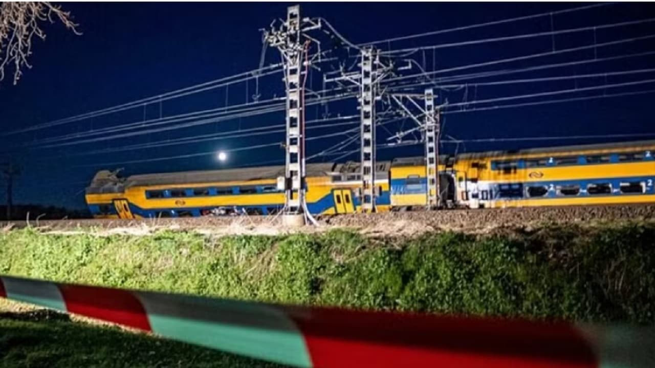 नीदरलैंड में बड़ा रेल हादसा, एक की मौत और 30 यात्री घायल