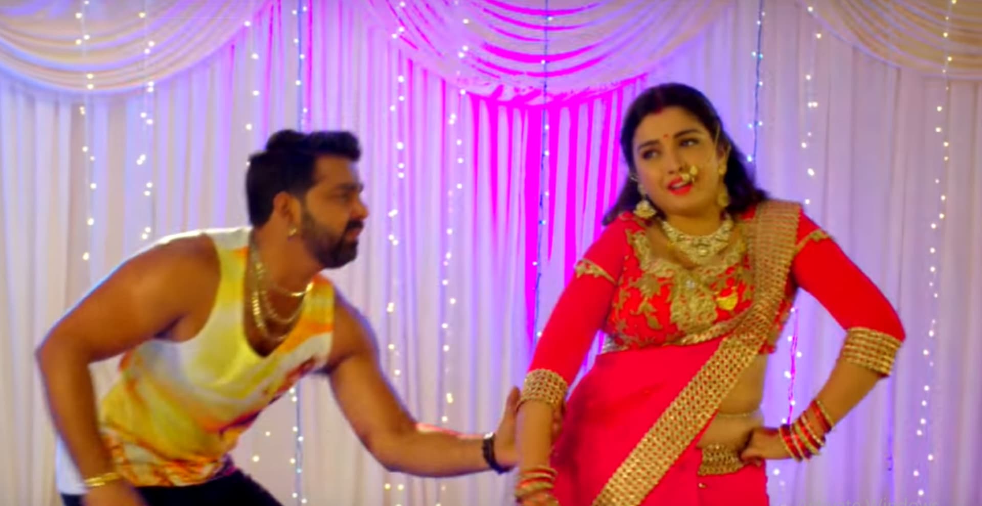 Bhojpuri Star पवन सिंह और आम्रपाली दुबे का ये Viral वीडियो यूट्यूब पर कर रहा है ट्रेंड,55 करोड़ मिला व्यू