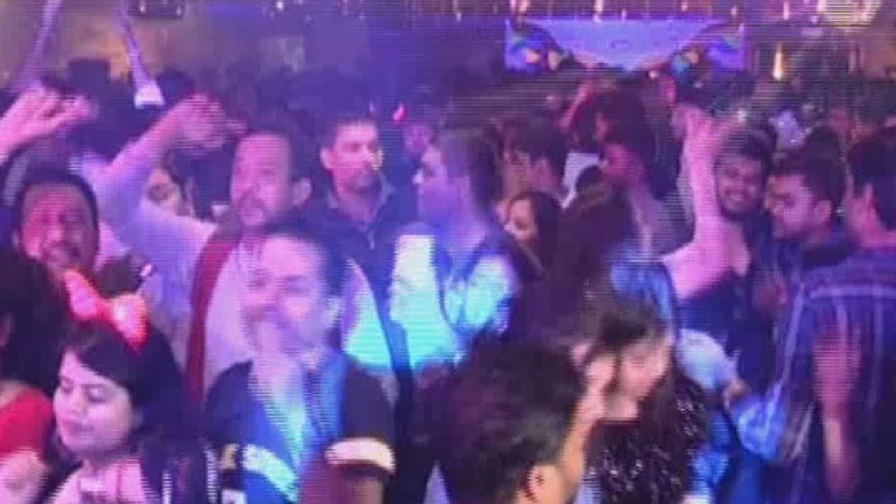 New Year Guidelines : नये साल में पार्टी का है प्लान, तो पहले जान लें अपने राज्य का गाइडलाइन