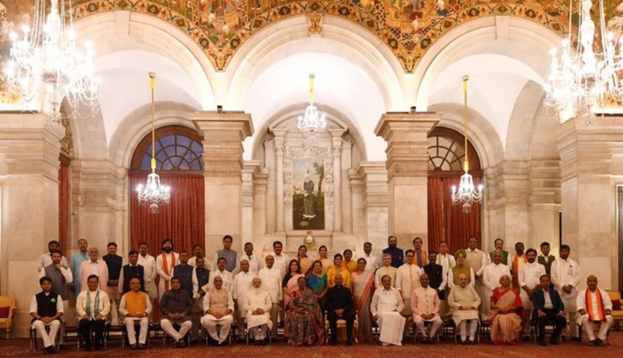 यूपी में जातिगत समीकरण को दुरुस्त करेंगे मोदी के नए सिपहसालार, कैबिनेट में ओबीसी और दलितों को तवज्जो