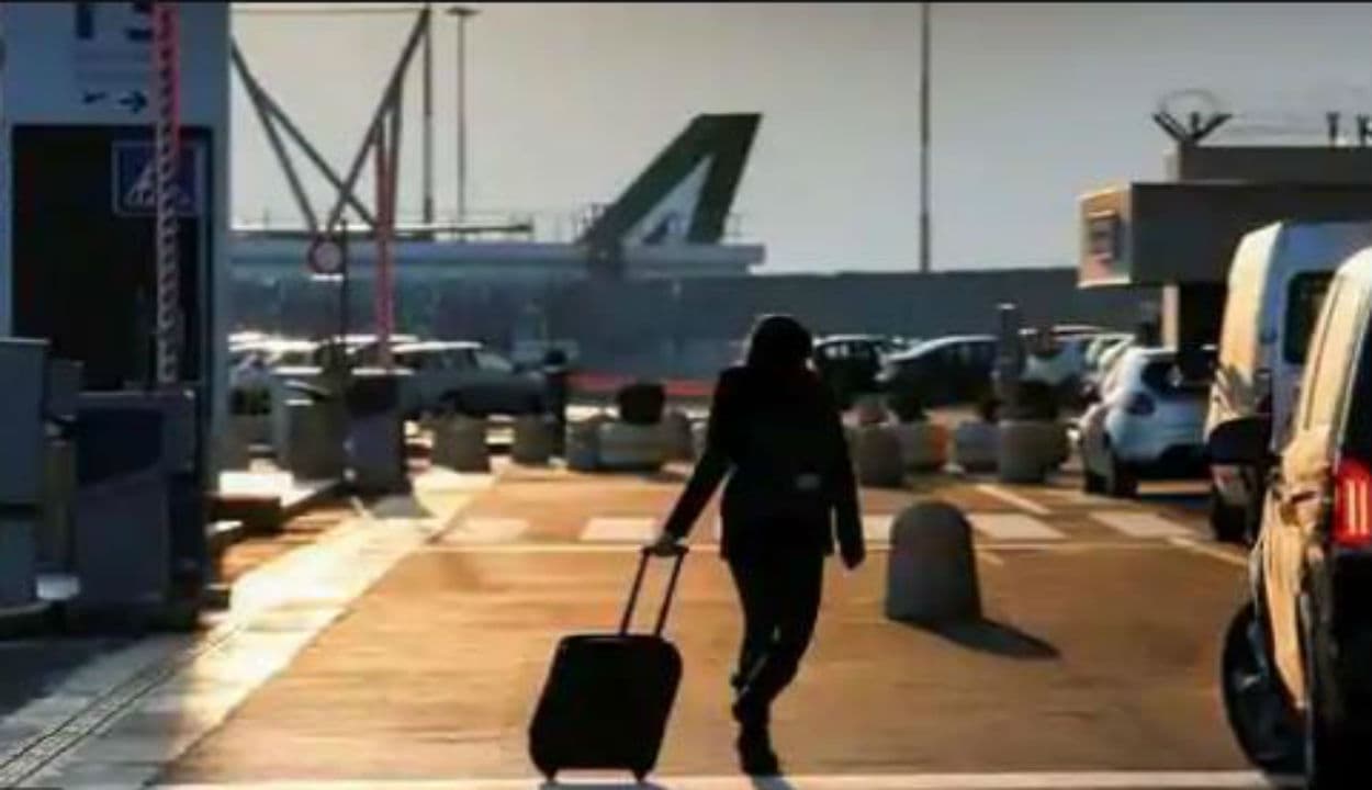 Flights Cancelled: 'ओमिक्रॉन' के डर में पूरी दुनिया, चार दिनों के अंदर रद्द हुईं 11 हजार से अधिक उड़ानें