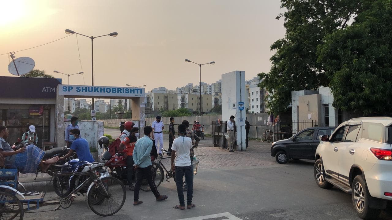 कोलकाता न्यूटाउन में दिन-दहाड़े शूटआउट, पंजाब के दो मोस्ट वांटेड ढेर, पुलिसकर्मी भी जख्मी कोलकाता न्यूटाउन में दिन-दहाड़े शूटआउट, पंजाब के दो मोस्ट वांटेड ढेर, पुलिसकर्मी भी जख्मी