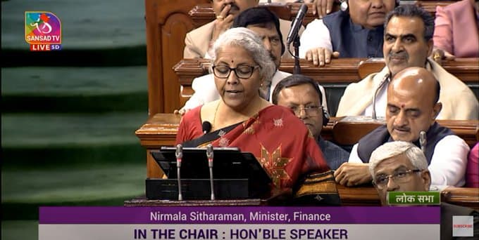 बजट 2023 : ग्रीन ग्रोथ पर सरकार का फोकस, रिन्यूएबल एनर्जी के क्षेत्र में 20,700 करोड़ का निवेश बजट 2023 : ग्रीन ग्रोथ पर सरकार का फोकस, रिन्यूएबल एनर्जी के क्षेत्र में 20,700 करोड़ का निवेश
