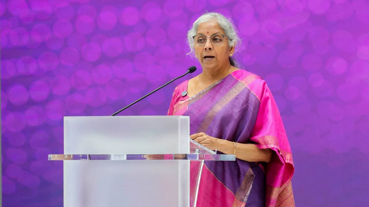 अगले तीन महीने तक EPF खातों में नियोक्ता और कर्मचारियों के हिस्से की रकम डालेगी सरकार, शर्त रहेगी ये… अगले तीन महीने तक EPF खातों में नियोक्ता और कर्मचारियों के हिस्से की रकम डालेगी सरकार, शर्त रहेगी ये…