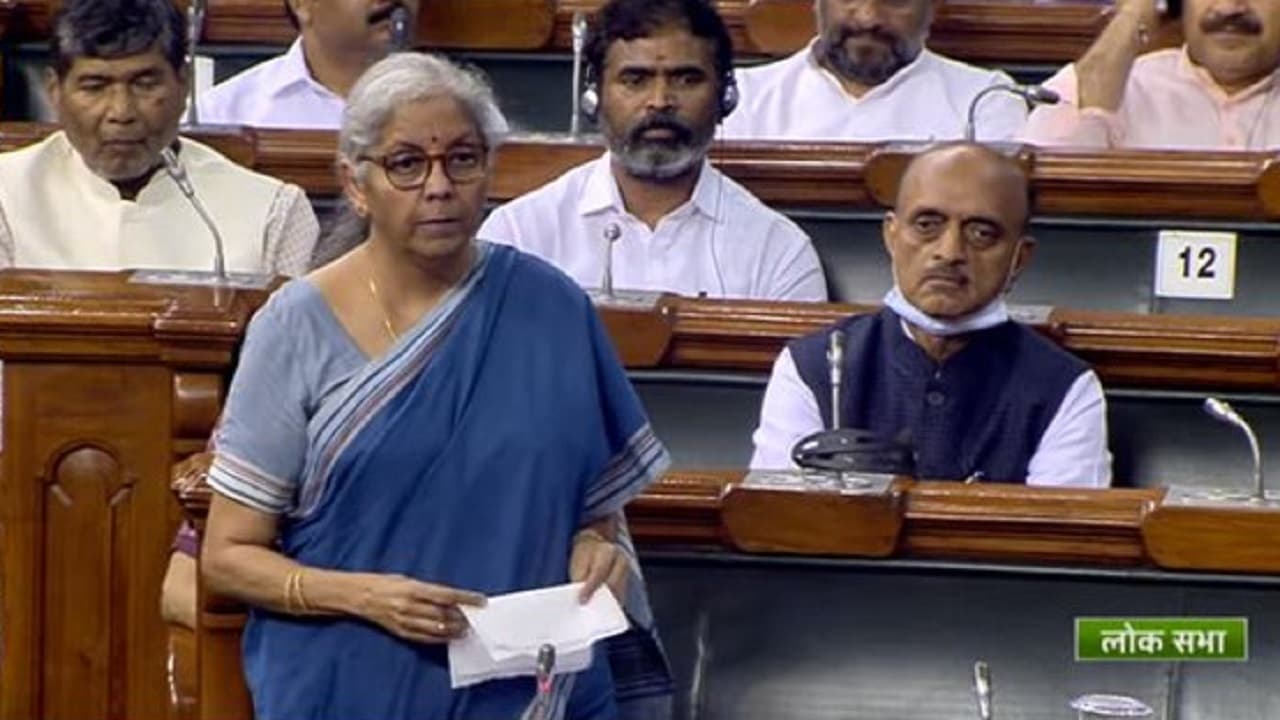 Parliament: FM निर्मला सीतारमण ने कहा- चीन के 4000 बैंक दिवालिया होने के कगार पर, भारत में कम हो रहे NPA