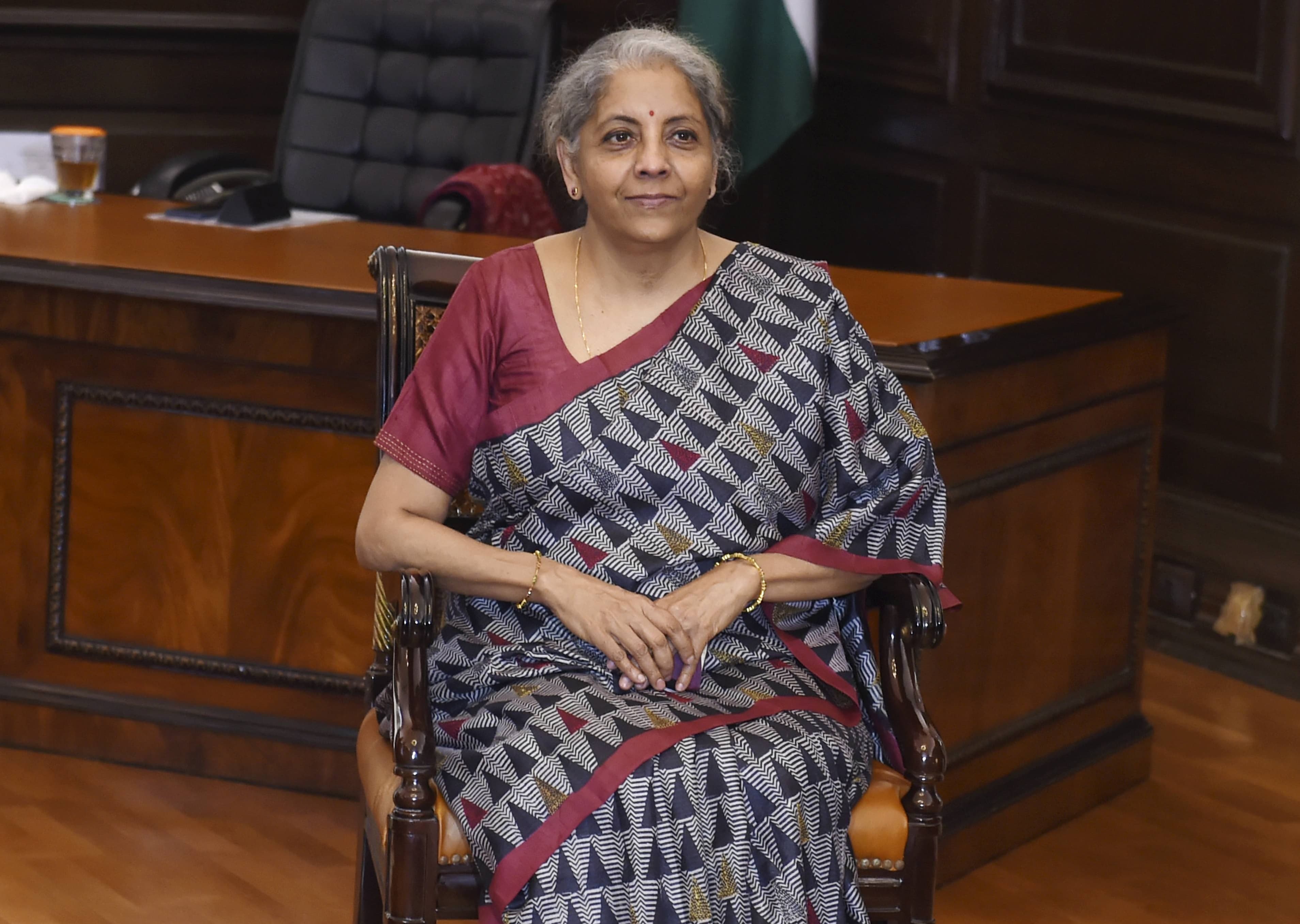 'ऑयल बॉन्ड' को लेकर वित्त मंत्री का क्यों फूट रहा गुस्सा, जो यूपीए सरकार पर साध रहीं निशाना? जानें पूरा मामला