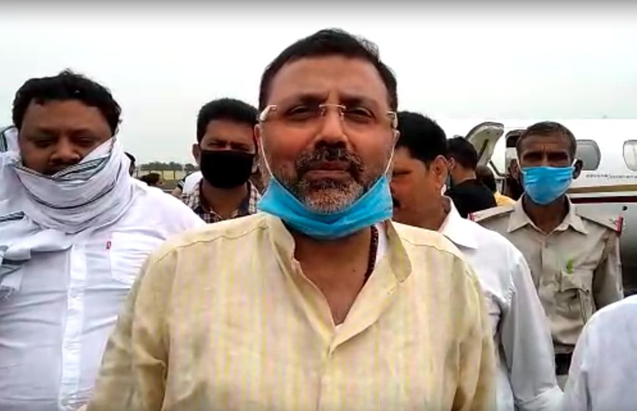 झामुमो ने निशिकांत की एमबीए व पीएचडी डिग्री पर उठाया सवाल, निर्वाचन आयोग से की जांच की मांग