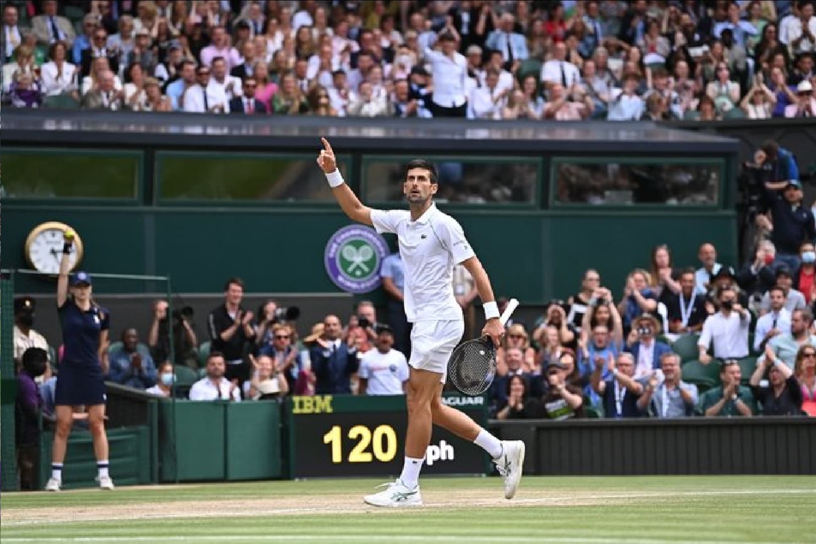 Wimbledon 2021: जोकोविच ने इतिहास रचा, बेरेटिनी को लगातार तीन सेटों में रौंदकर विंबलडन सिंगल्स का खिताब जीता