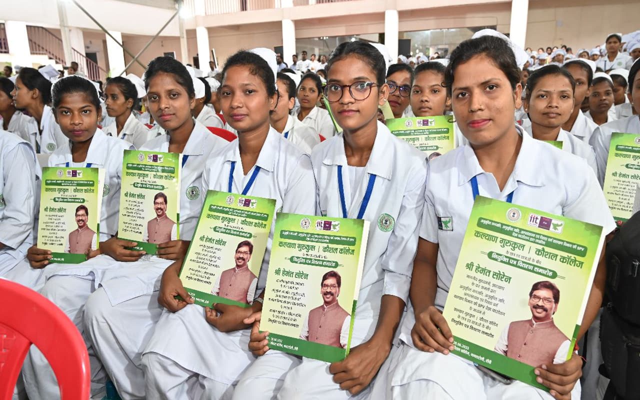 PHOTOS: झारखंड की पंचायतों में खुलेंगी दवा दुकानें, शिक्षित युवाओं को मिलेगा लाइसेंस, बोले सीएम हेमंत सोरेन