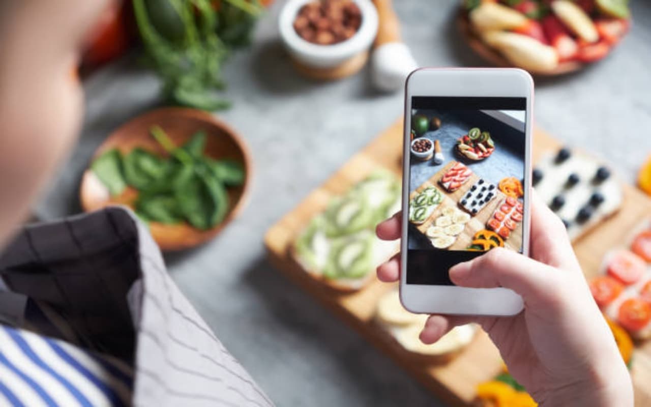 WARNING: खाना पकाने का मन नहीं या चाहिए कुछ चटपटा, चलो ऑनलाइन मंगाते हैं खाना ! ठहरिए, पहले यह पढ़िए