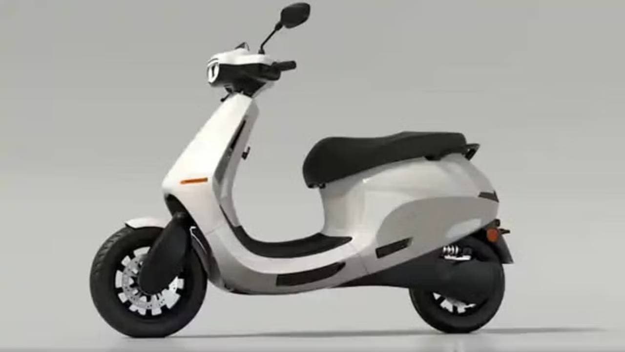 भारत में Ola S1 Air की डिलीवरी शुरू, इलेक्ट्रिक स्कूटर के लिए 50,000 से अधिक मिले ऑर्डर