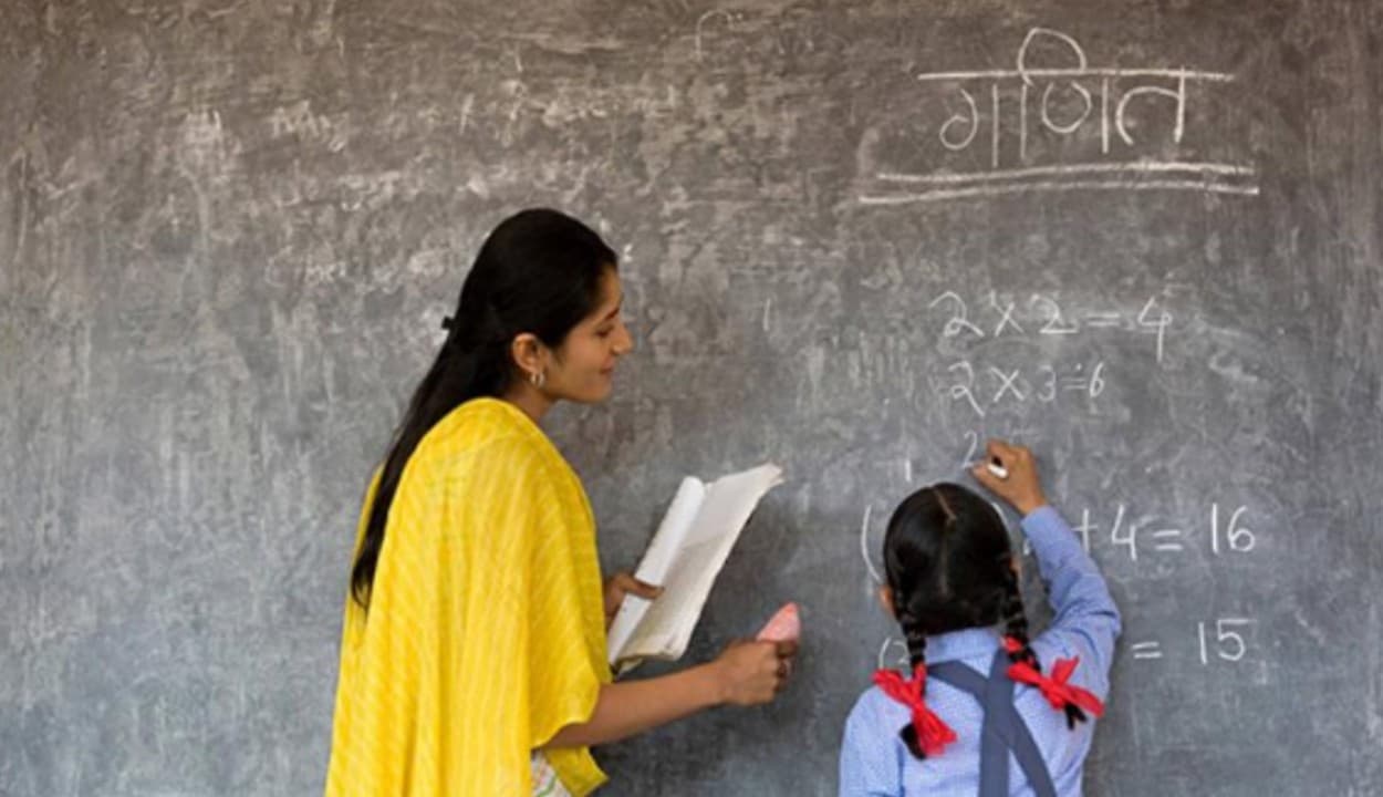 सरकारी स्कूलों में अब ऑनलाइन क्लास में नहीं बैठ सकेंगे बच्चे? बजट में मोदी सरकार ने नहीं दिए पैसे, तो पार्लियामेंट्री कमेटी ने उठाए सवाल