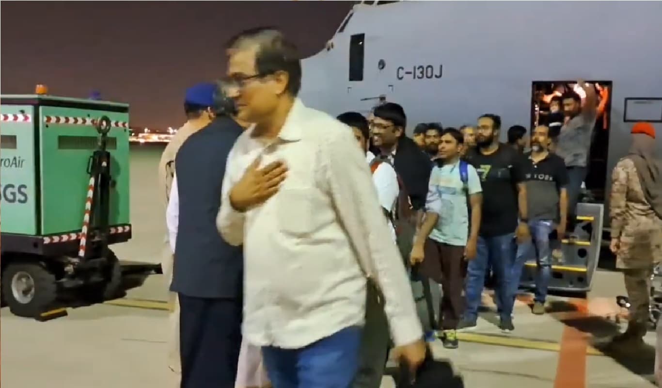 Operation Kaveri: सूडान से 360 भारतीय लौटे, जयशंकर बोले- अपनों का स्वागत