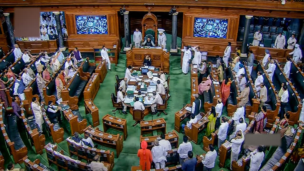 Parliament Session: आप सांसद संजय सिंह राज्यसभा से निलंबित, प्रिविलेज कमेटी की जांच तक रहेंगे सस्पेंड