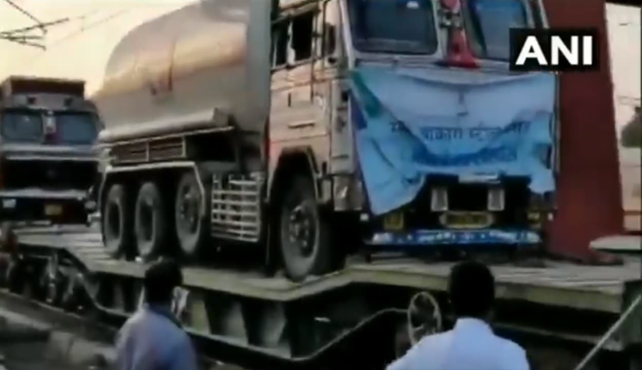 बोकारो-जमशेदपुर से दूसरे राज्यों में भेजी जा रही ऑक्सीजन, रांची में दर-दर भटक रहे हैं लोग