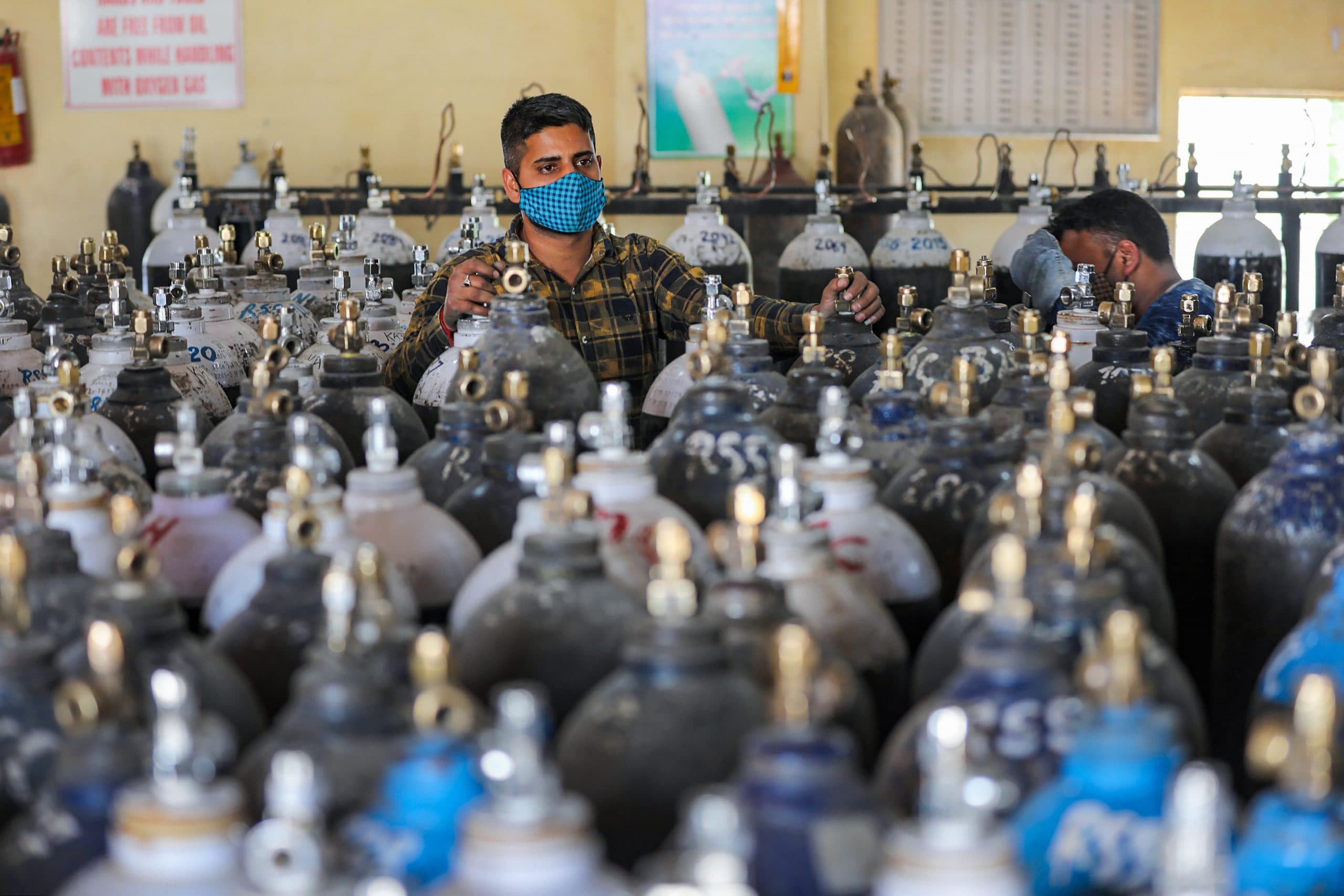 Covid Oxygen Crisis:  किल्लत झेल रहे सर गंगाराम अस्पताल में खत्म होने से एक घंटा पहले पहुंची ऑक्सीजन, 160 मरीजों की जान से संकट टला