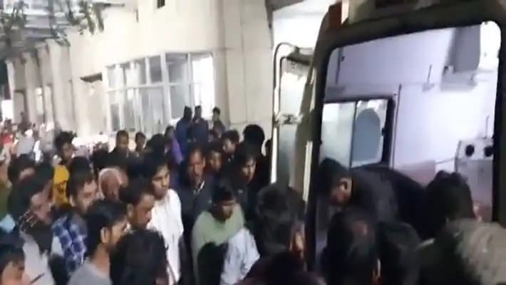 लखनऊ में युवक पर जानलेवा हमला, फायरिंग कर बदमाश फरार, CCTV फुटेज खंगालने में जुटी पुलिस