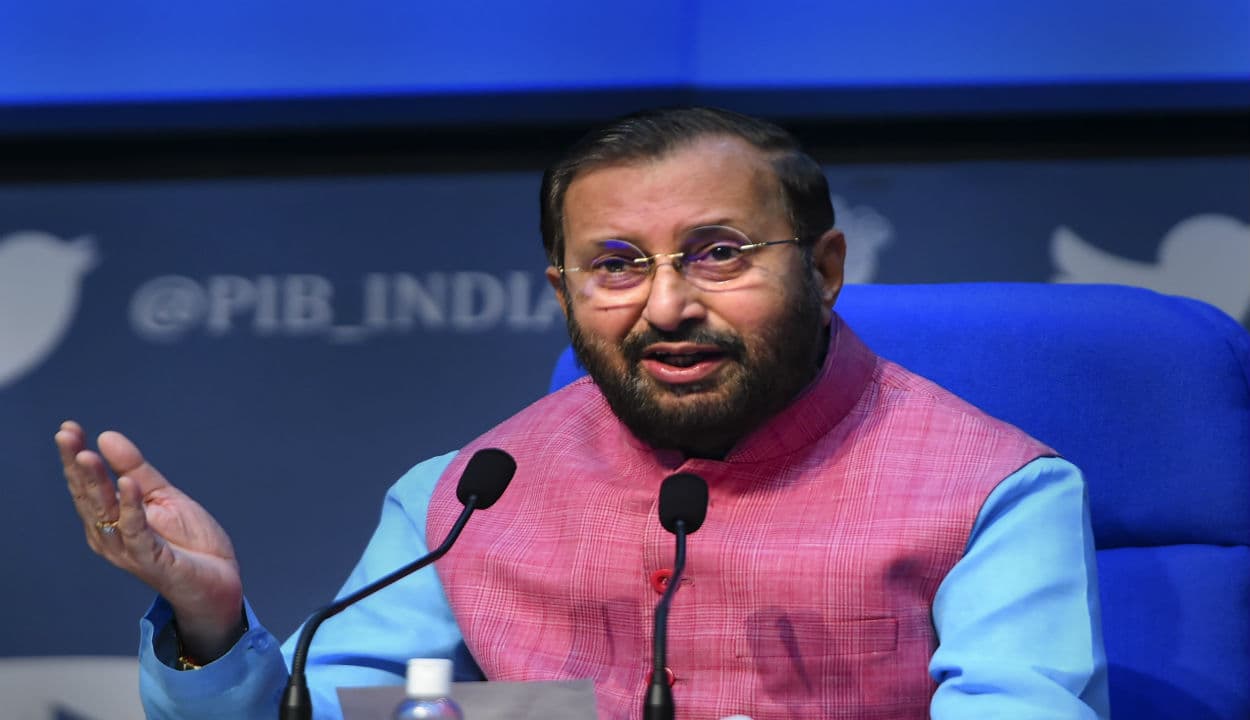 दिसंबर 2021 तक हर भारतवासी को कोरोना का वैक्सीन लग जायेगा : प्रकाश जावड़ेकर