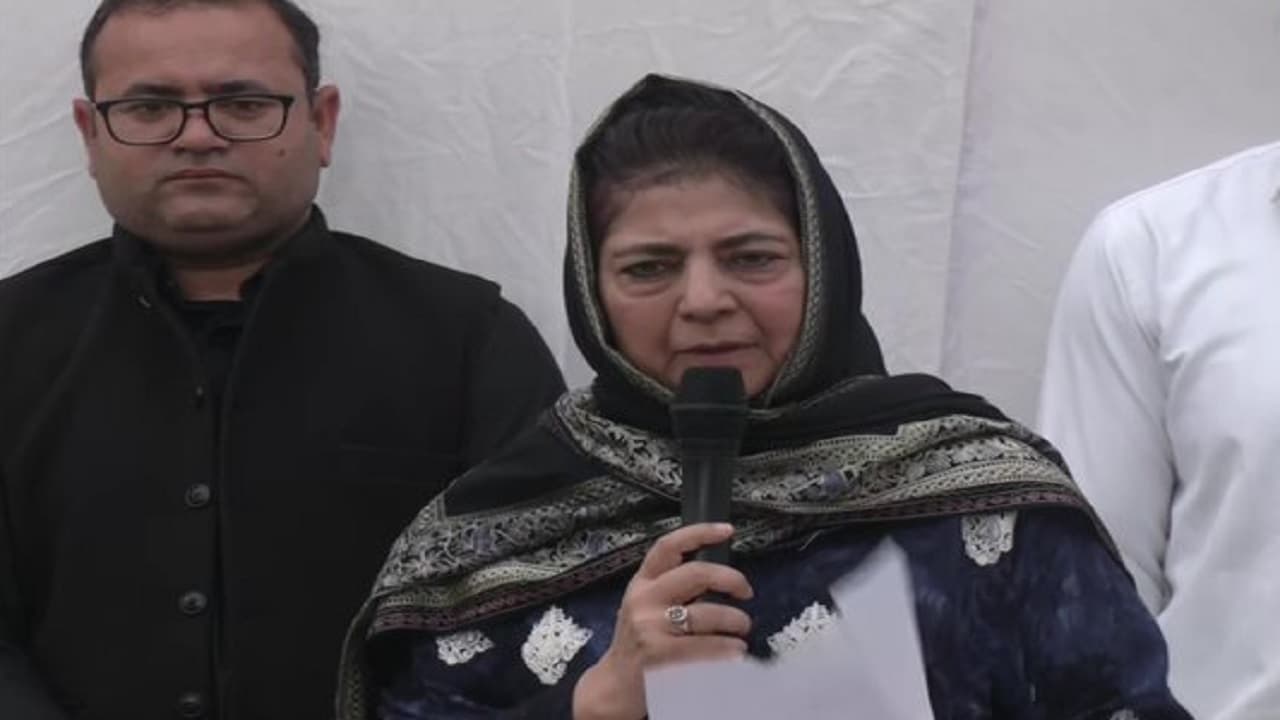PDP प्रमुख महबूबा मुफ्ती बोलीं- जो BJP के साथ नहीं, उसकी हालत मुसलमानों से भी बदतर