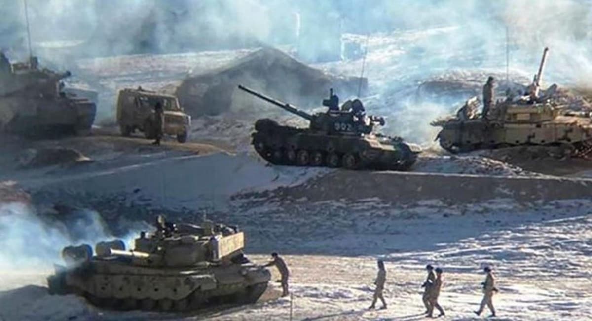 अरुणाचल प्रदेश में चीन ने बढ़ाई पीएलए की गश्त, सेना के जवानों को टॉप क्लास की ट्रेनिंग दे रहे अफसर