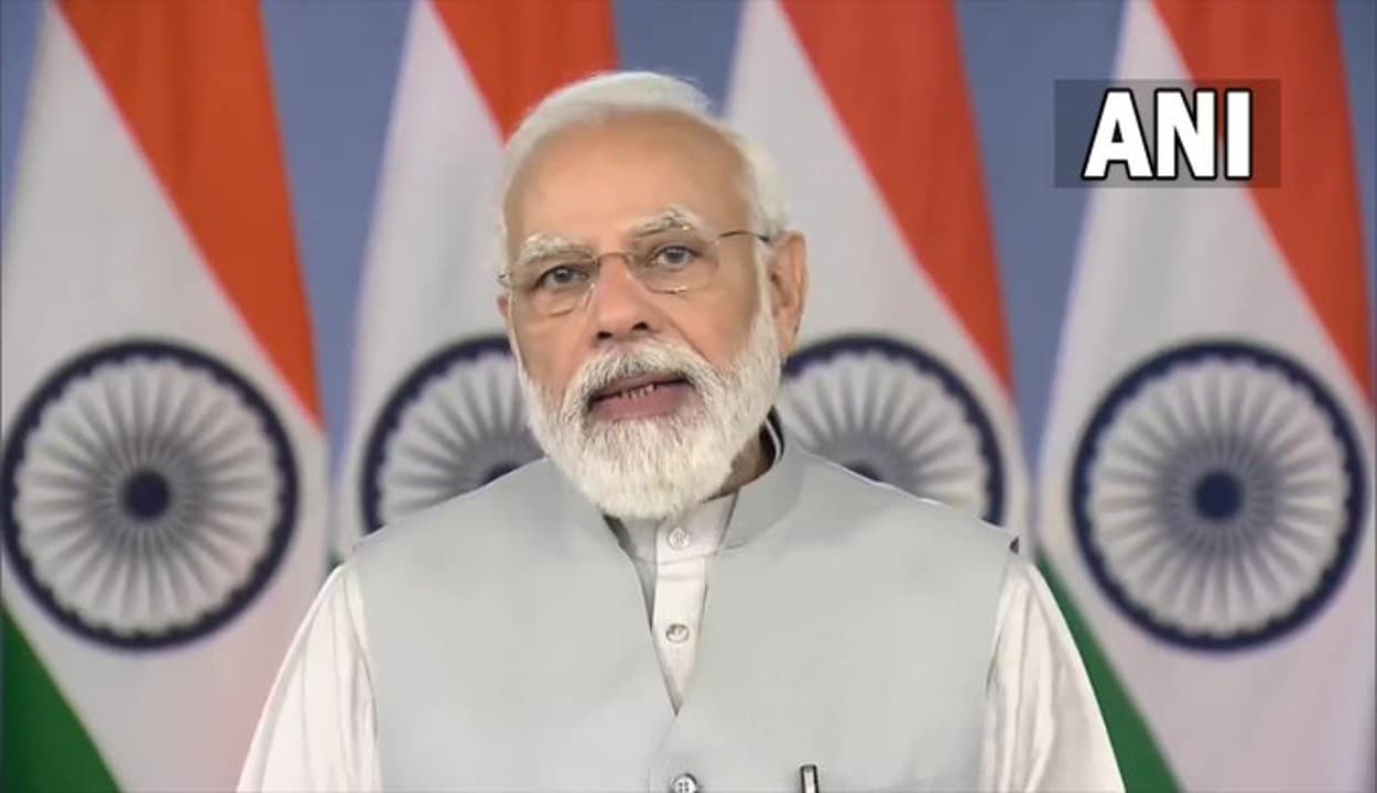पीएम मोदी ने कहा, फिनटेक पहल को क्रांति में बदलने की जरूरत, पिछले साल मोबाइल से ज्यादा की गई पैसों की निकासी