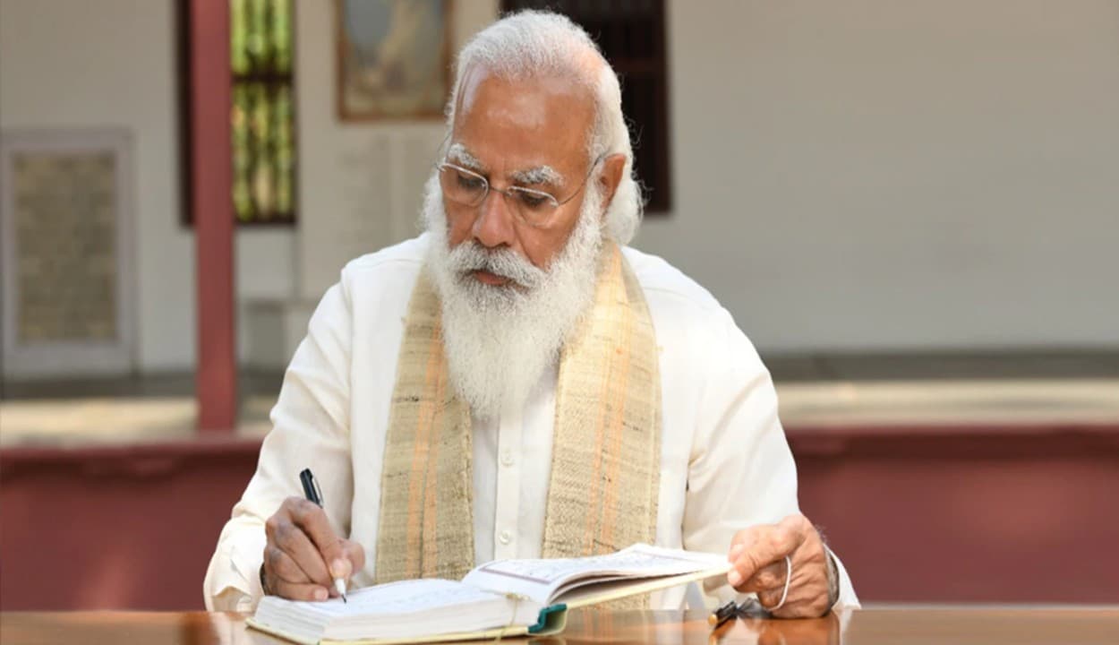 पीएम मोदी ने सात रक्षा कंपनियों को किया राष्ट्र को समर्पित, भारत में बनाए जाएंगे लड़ाकू विमान से लेकर बंदूक