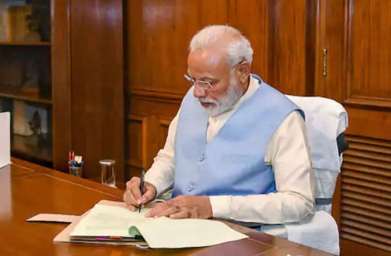 नरेंद्र मोदी का पत्र पाकिस्तान के पूर्व पीएम नवाज शरीफ के नाम, जानें आखिर क्या लिखा….