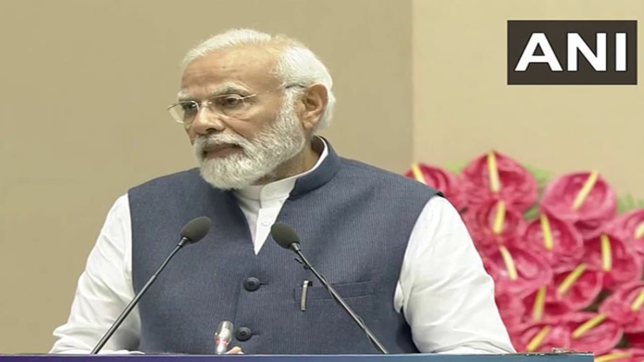 चकाचक सड़क को यूं ही नहीं खोद सकेगी कोई एजेंसी, पीएम मोदी ने लॉन्च किया स्पेशल ऐप