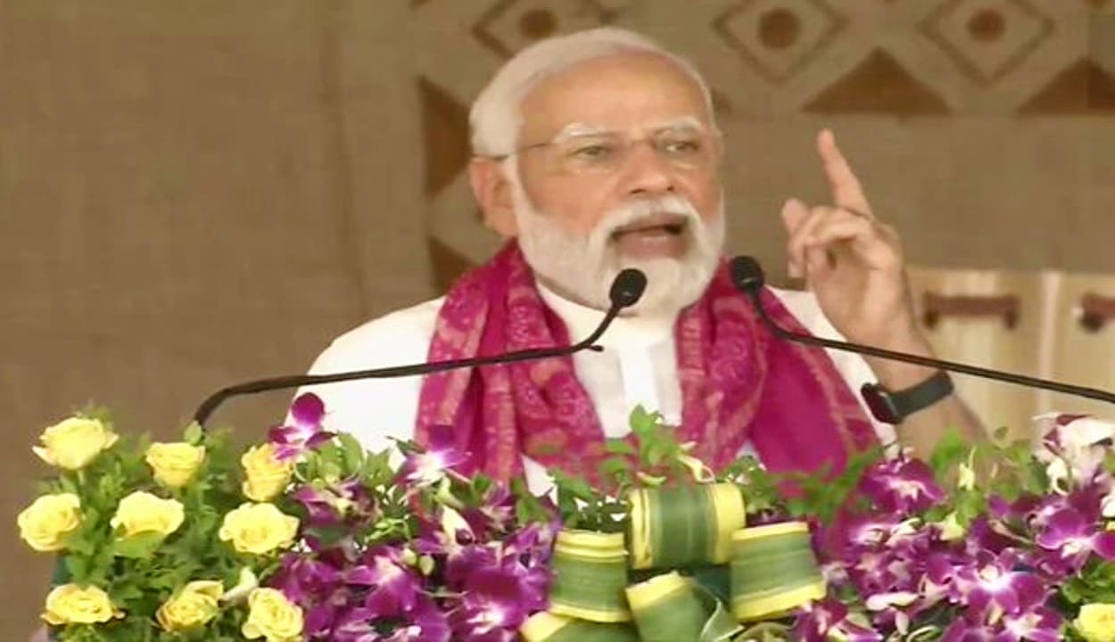 प्रधानमंत्री मोदी ने गुजरात में कहा, 'भारत में हर साल चावल-गेहूं से कहीं अधिक दूध का होता है उत्पादन'