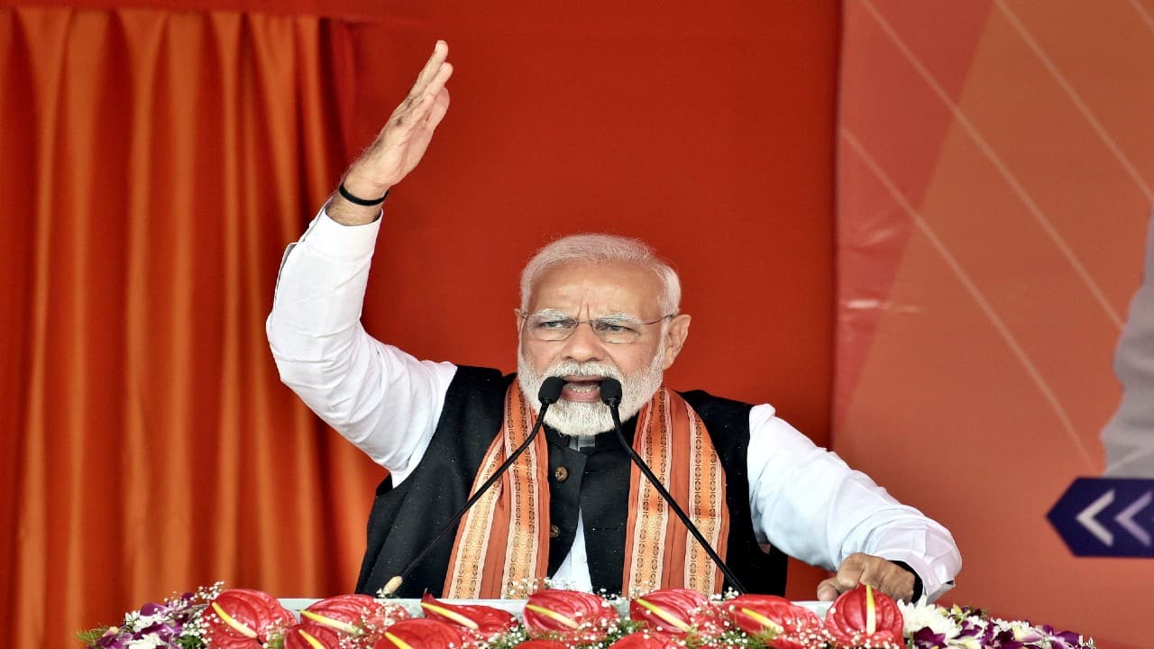 तेलंगाना : PM Modi ने 9500 करोड़ रुपये के विकास परियोजना की रखी आधारशिला, नई रेल लाइन राष्ट्र को समर्पित