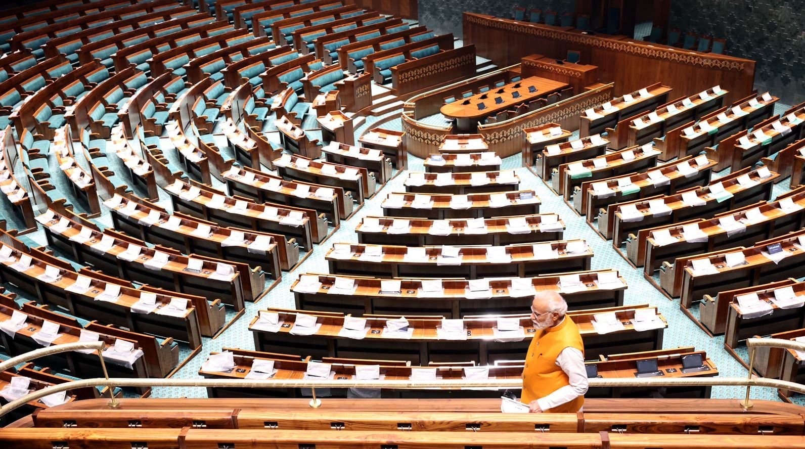 Pics: नये संसद भवन का ऐसा होगा नजारा, सामने आयी अंदर की तस्वीरें, पीएम ने लिया जायजा