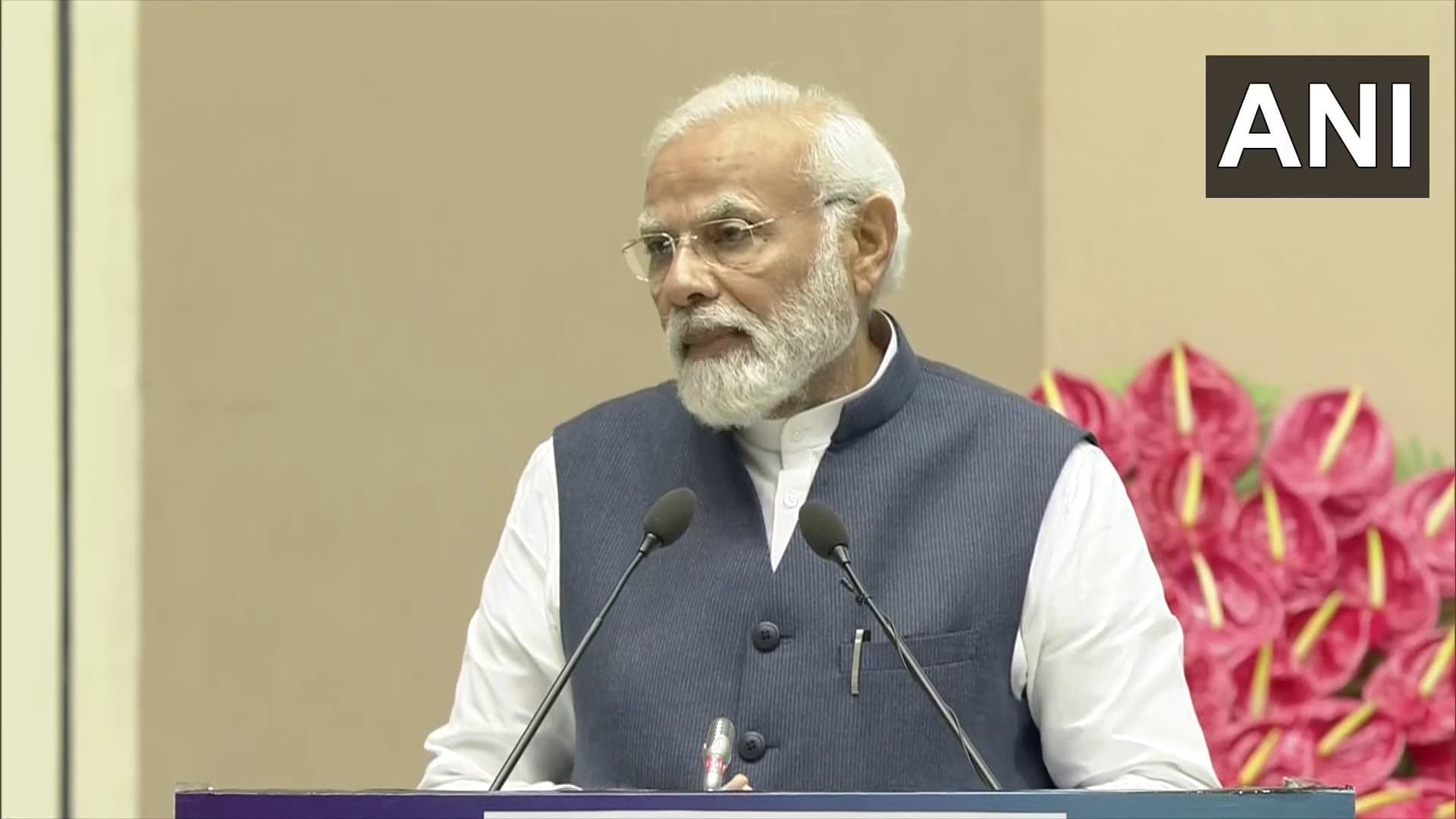 पीएम मोदी ने 6G विजन डॉक्यूमेंट जारी किया, कहा- 120 दिन में 125 से ज्यादा शहरों में पहुंचा G5