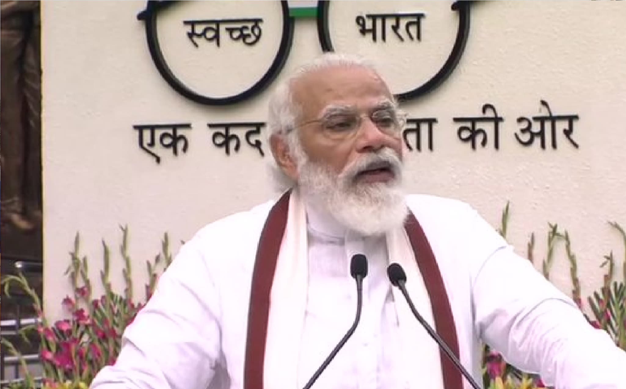 कोरोना से लड़ाई का हथियार मास्क और सोशल डिस्टेंसिंग, बच्चों के साथ चर्चा में बोले पीएम मोदी