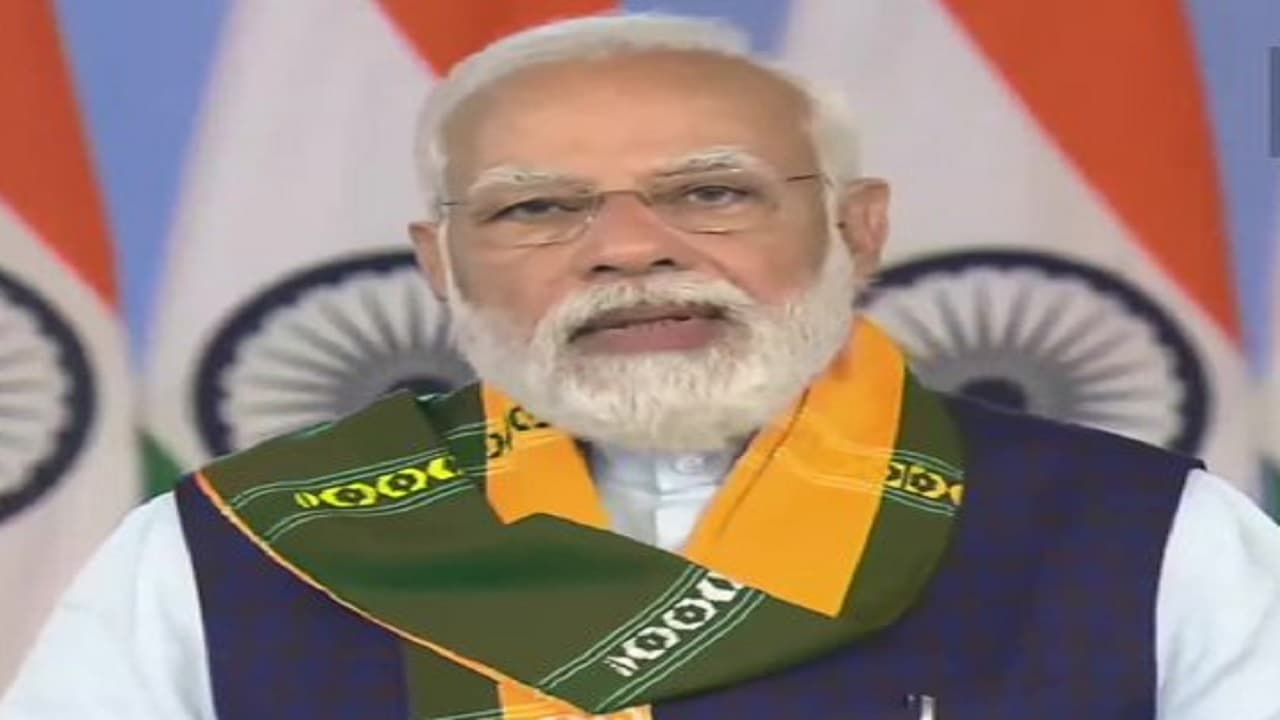 Ukraine संकट पर पीएम मोदी ने की हाईलेवल मीटिंग, दोनों देशों के शीर्ष नेताओं से कर चुके हैं बात