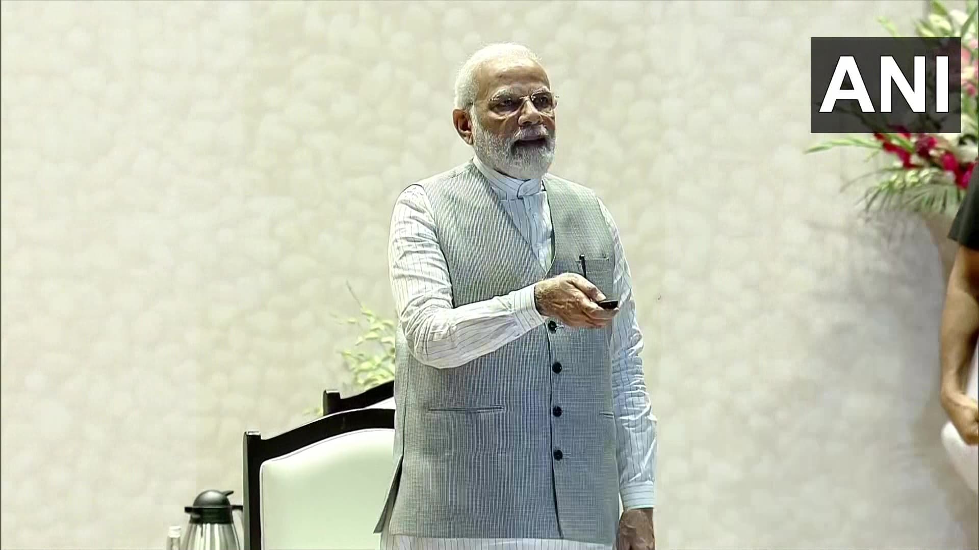 Global Millets Conference: पीएम मोदी ने ग्लोबल मिलेट्स कॉन्फ्रेंस का किया उद्घाटन, जारी किया डाक टिकट