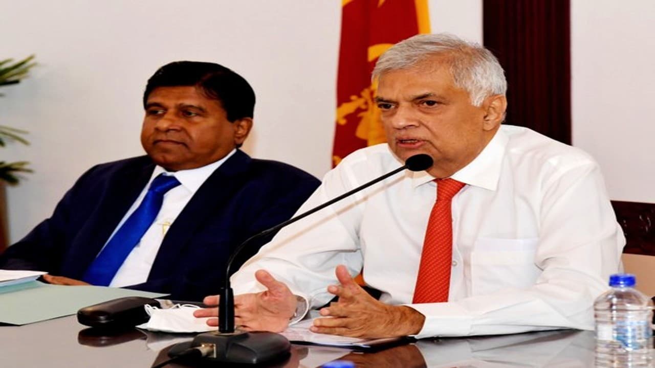Sri Lanka crisis: पीएम विक्रमसिंघे ने मदद के लिए भारत की तारीफ की, रूस के कच्चे तेल से रिफाइनरी फिर शुरू