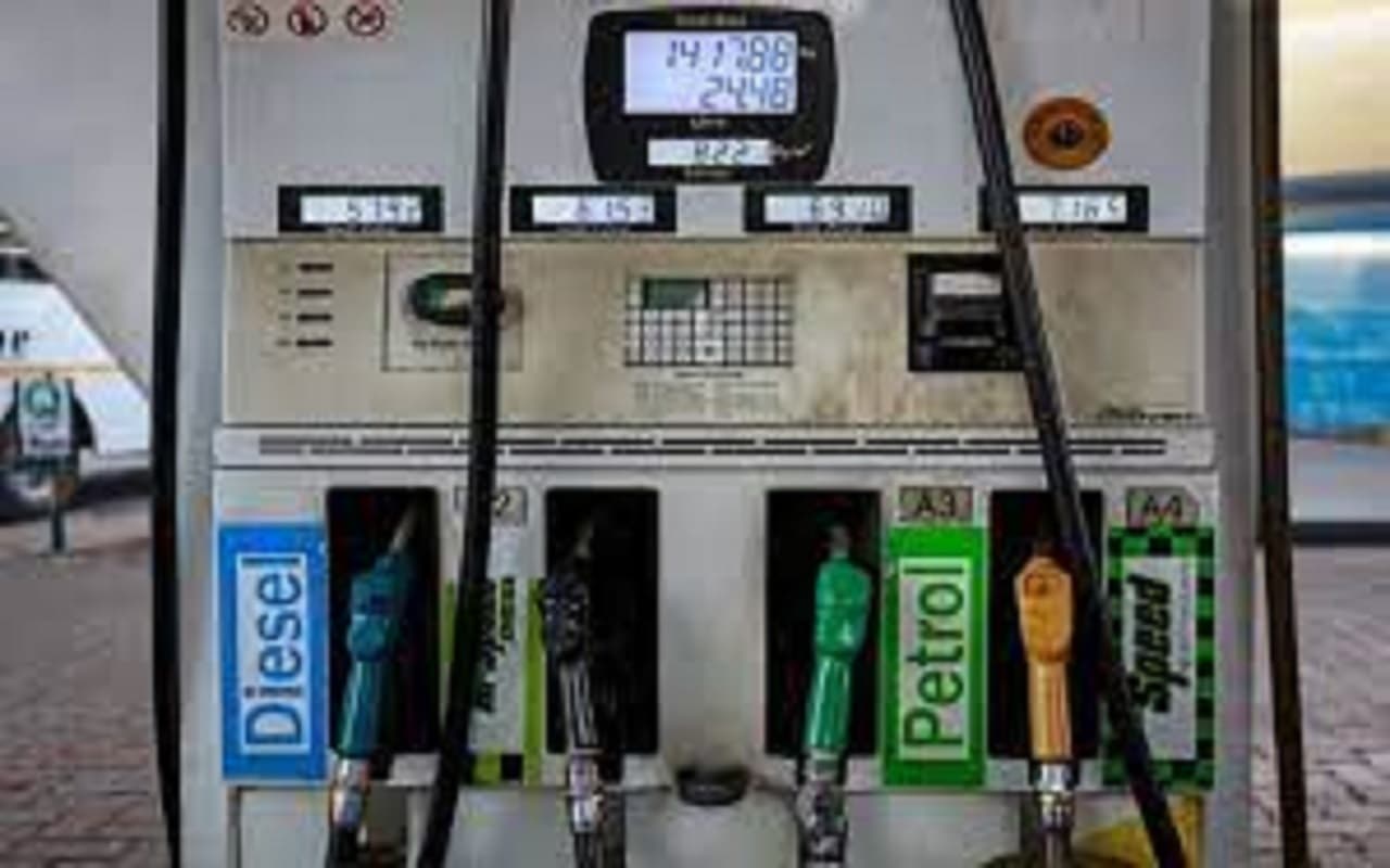 Petrol Diesel Price: फिर बढ़े पेट्रोल-डीजल के दाम, जानें आज क्या रहा ताजा भाव